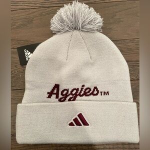 NWT- Adidas gray Texas a & m aggies cuffed knit hat with Pom Pom.